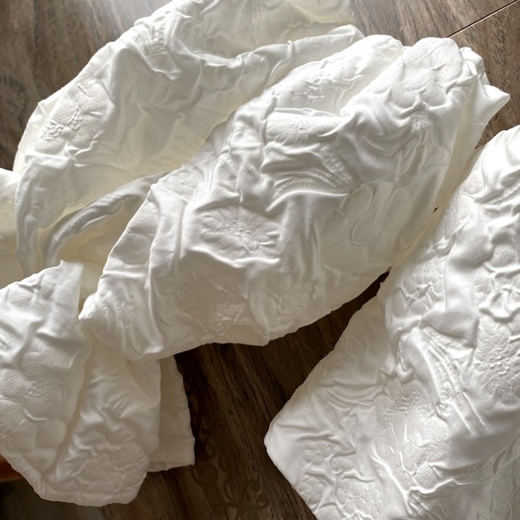 Off-shoulder top ( new 99%) - Picture 5 of 7